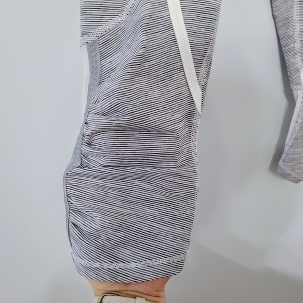 Lululemon Run: Pace‎ Crop Athletic Legging "Wee Are From Space" White Combo Sz 2 - Picture 7 of 14
